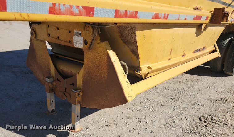 image for item JG9730 1985 Load King  bottom dump trailer