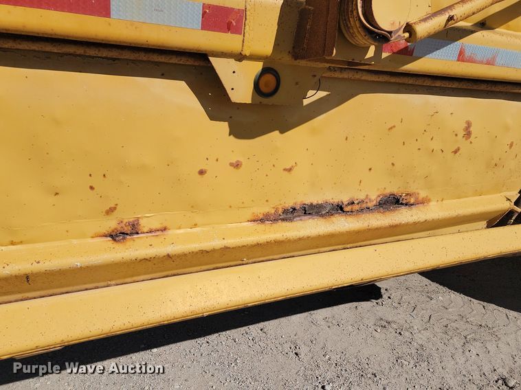 image for item JG9730 1985 Load King  bottom dump trailer