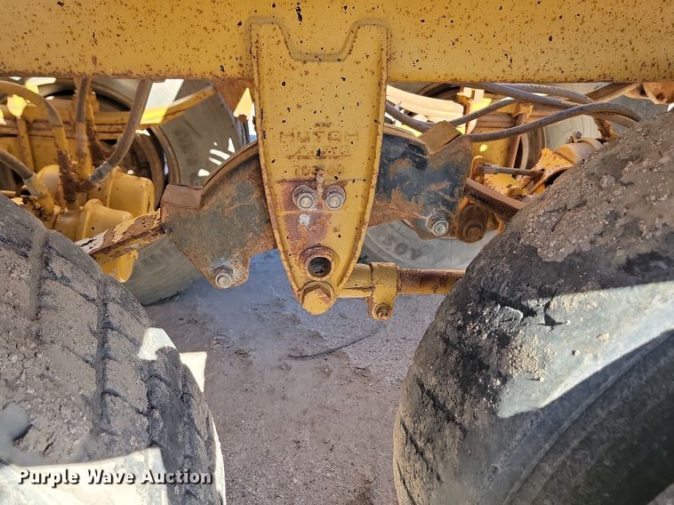 image for item JG9730 1985 Load King  bottom dump trailer