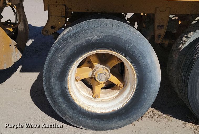 image for item JG9730 1985 Load King  bottom dump trailer