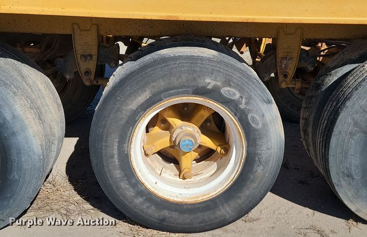 image for item JG9730 1985 Load King  bottom dump trailer