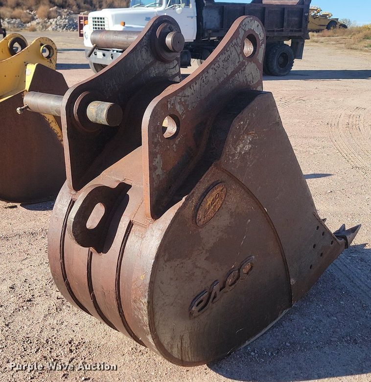 image for item JG9734 Esco  excavator bucket