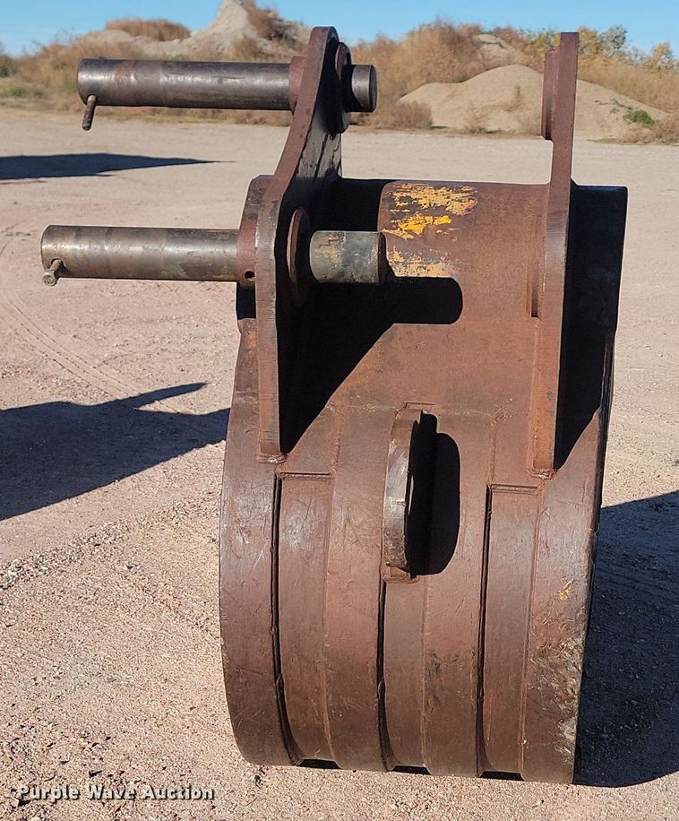 image for item JG9734 Esco  excavator bucket