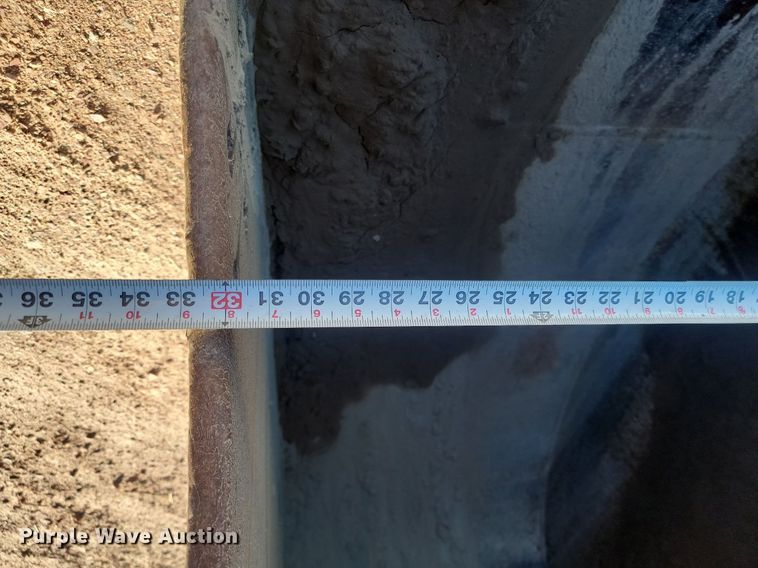 image for item JG9734 Esco  excavator bucket