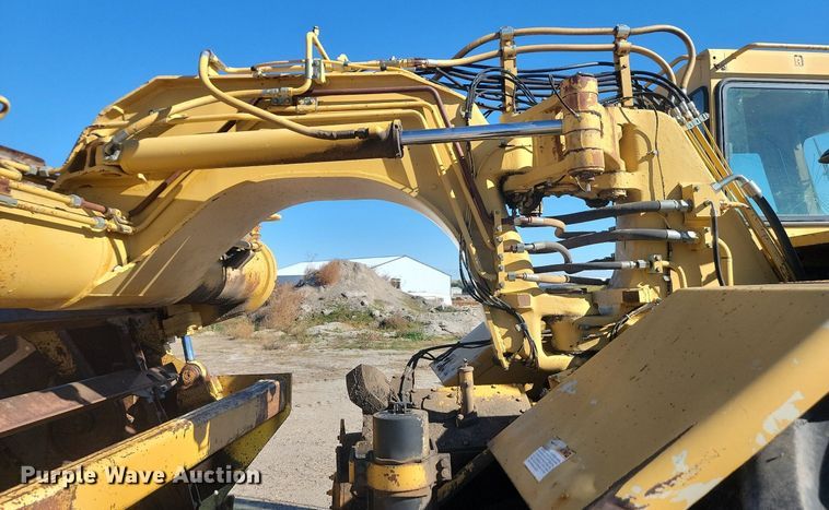 image for item JG9735 1999 Caterpillar 615C Series II  elevating scraper