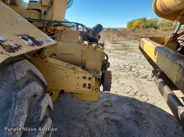 image for item JG9735 1999 Caterpillar 615C Series II  elevating scraper