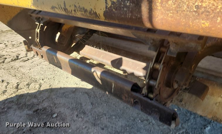 image for item JG9735 1999 Caterpillar 615C Series II  elevating scraper