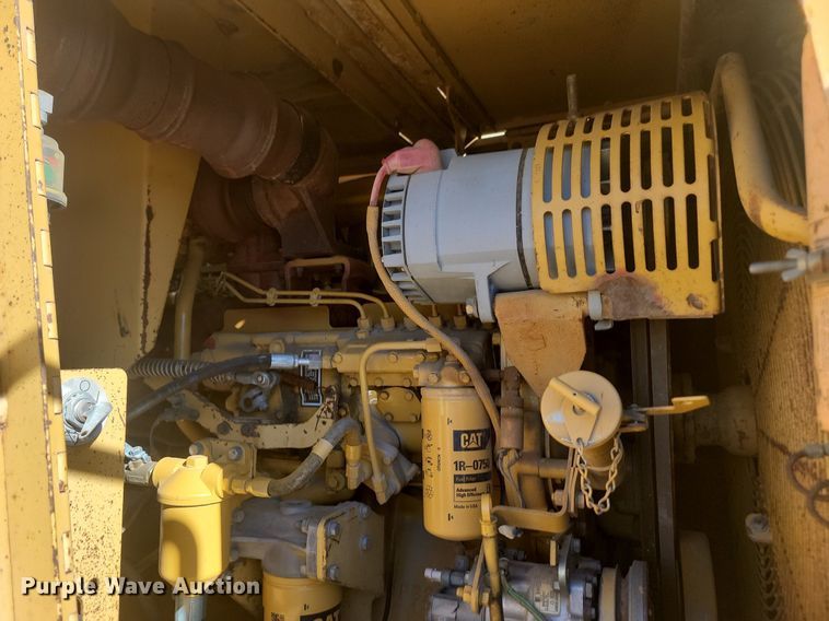 image for item JG9735 1999 Caterpillar 615C Series II  elevating scraper