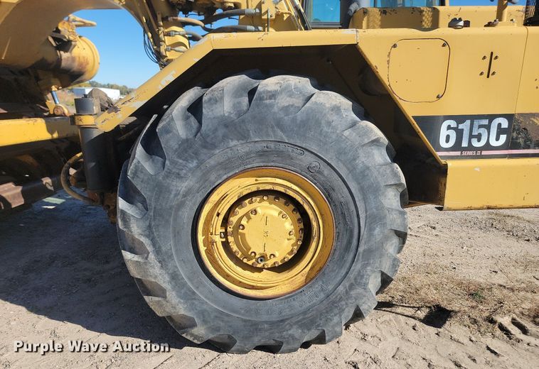 image for item JG9735 1999 Caterpillar 615C Series II  elevating scraper