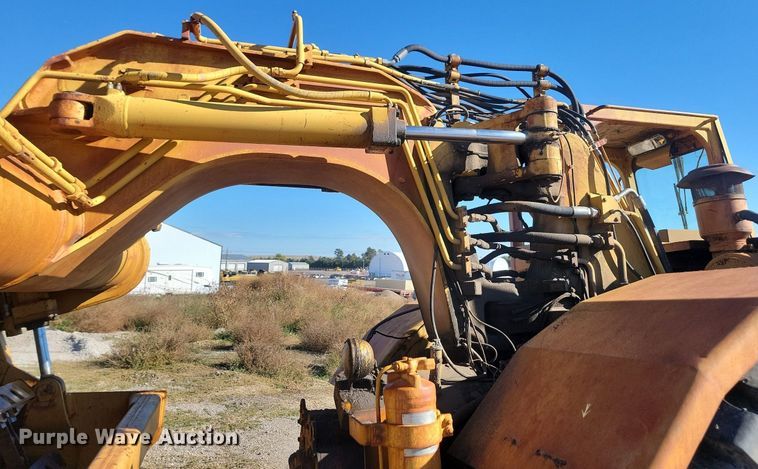 image for item JG9736 1989 Caterpillar 615C  elevating scraper