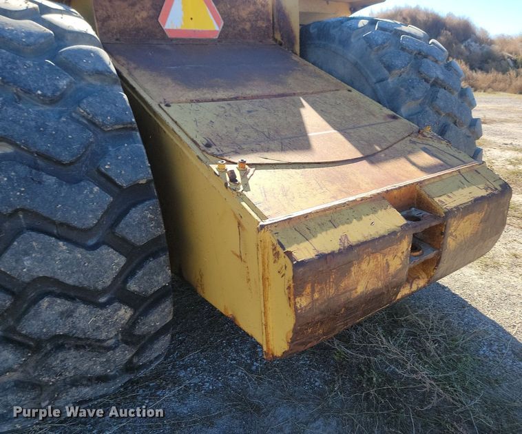 image for item JG9736 1989 Caterpillar 615C  elevating scraper