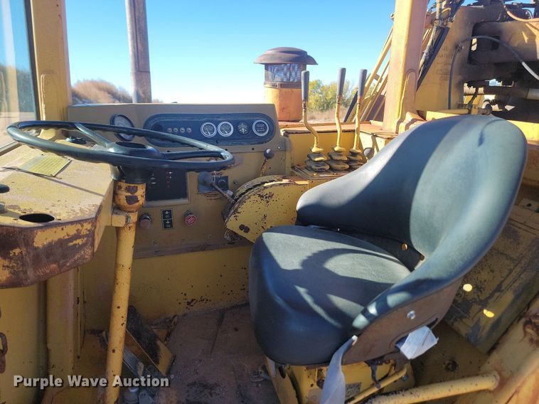 image for item JG9736 1989 Caterpillar 615C  elevating scraper