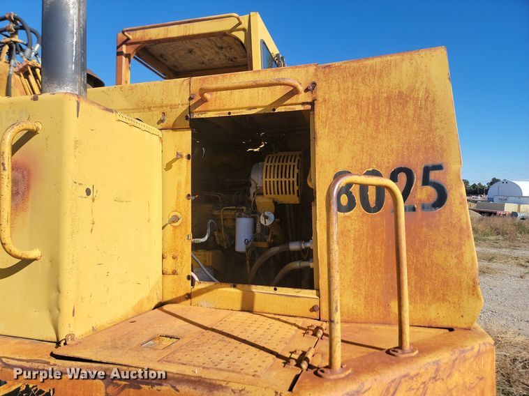 image for item JG9736 1989 Caterpillar 615C  elevating scraper