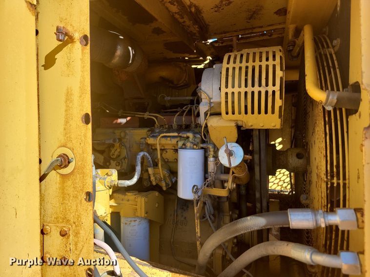 image for item JG9736 1989 Caterpillar 615C  elevating scraper