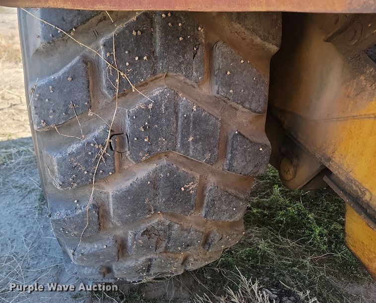 image for item JG9736 1989 Caterpillar 615C  elevating scraper