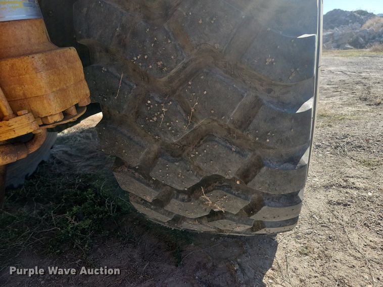 image for item JG9736 1989 Caterpillar 615C  elevating scraper