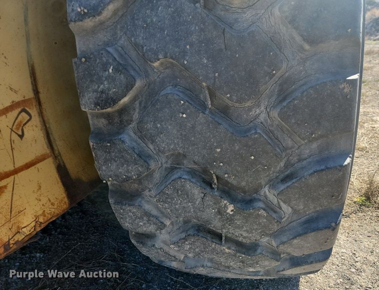 image for item JG9736 1989 Caterpillar 615C  elevating scraper