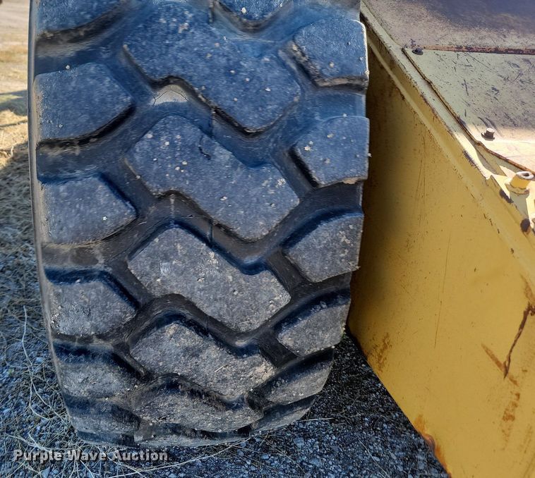 image for item JG9736 1989 Caterpillar 615C  elevating scraper