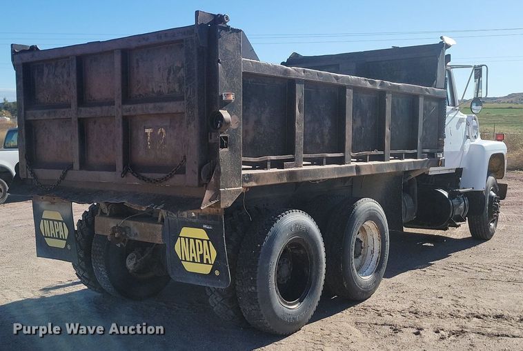image for item JG9737 1982 Ford LT8000  dump truck
