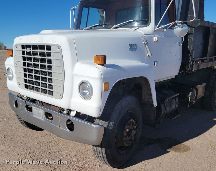 image for item JG9737 1982 Ford LT8000  dump truck