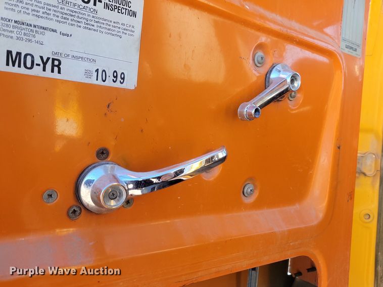 image for item JG9737 1982 Ford LT8000  dump truck