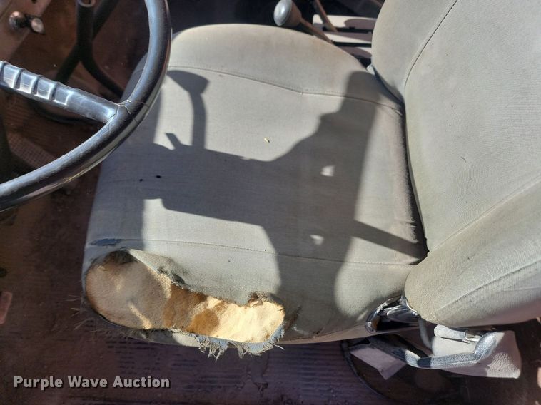 image for item JG9737 1982 Ford LT8000  dump truck