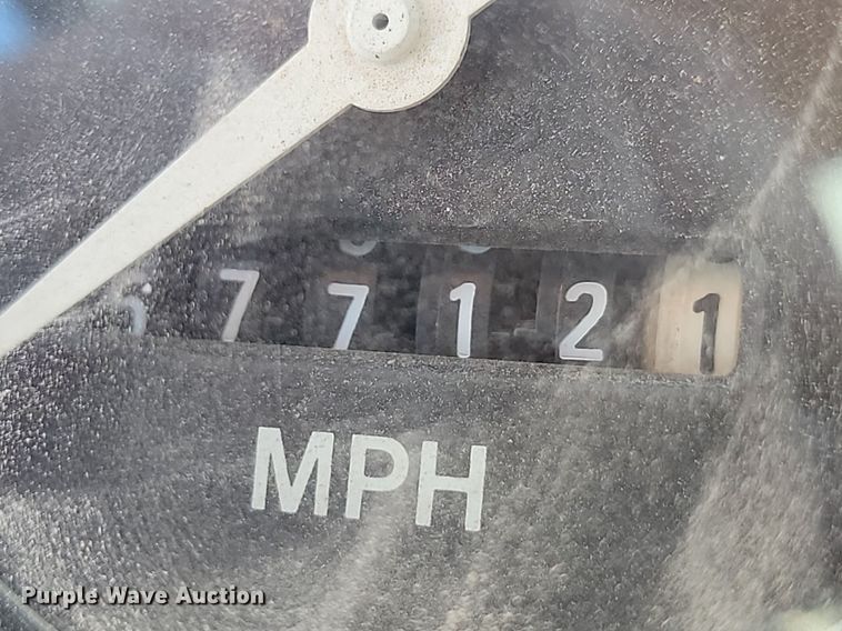 image for item JG9737 1982 Ford LT8000  dump truck