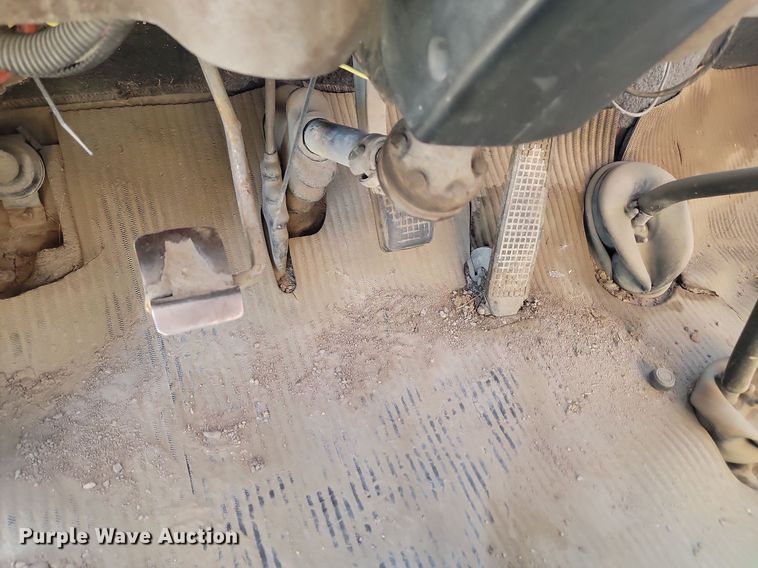 image for item JG9737 1982 Ford LT8000  dump truck