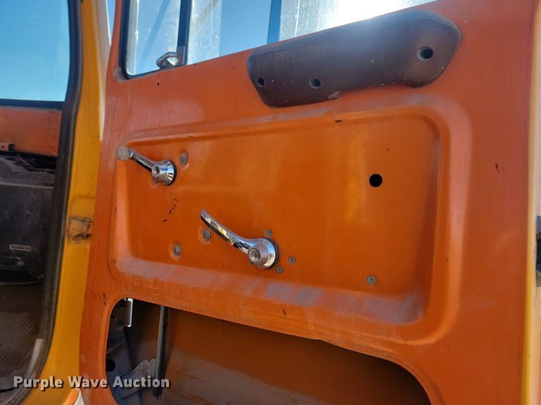 image for item JG9737 1982 Ford LT8000  dump truck