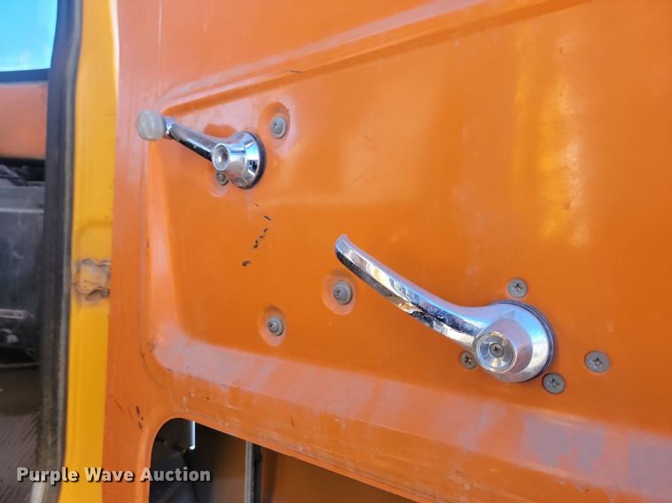 image for item JG9737 1982 Ford LT8000  dump truck