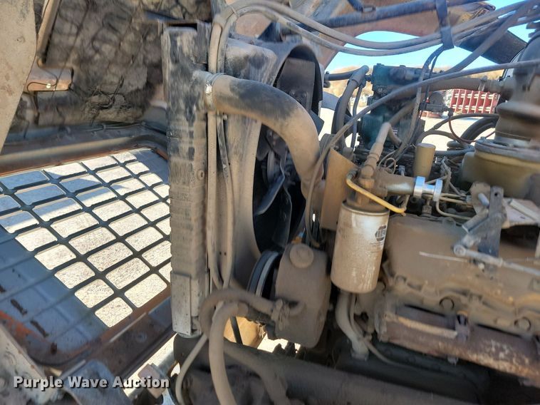 image for item JG9737 1982 Ford LT8000  dump truck