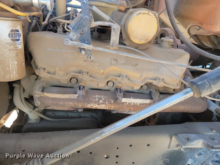 image for item JG9737 1982 Ford LT8000  dump truck