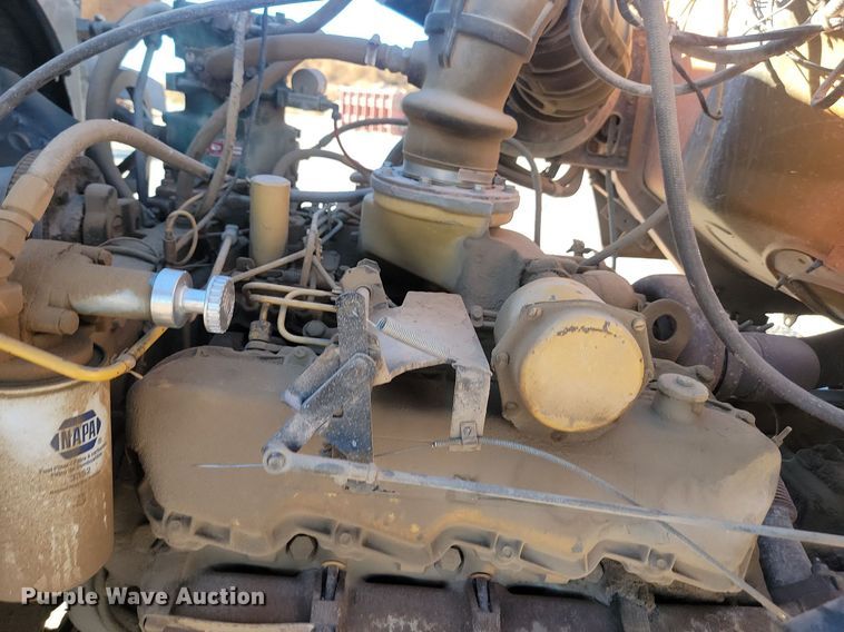 image for item JG9737 1982 Ford LT8000  dump truck