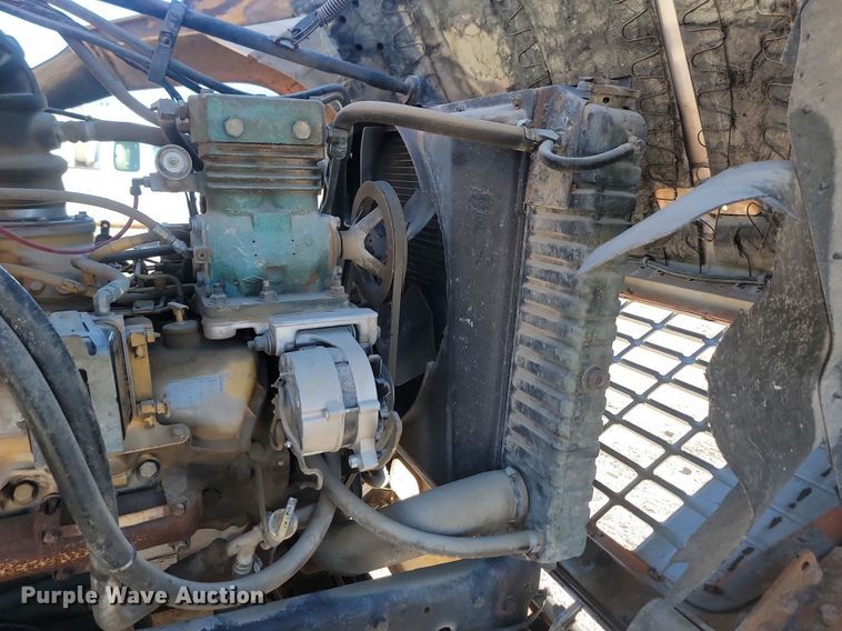 image for item JG9737 1982 Ford LT8000  dump truck