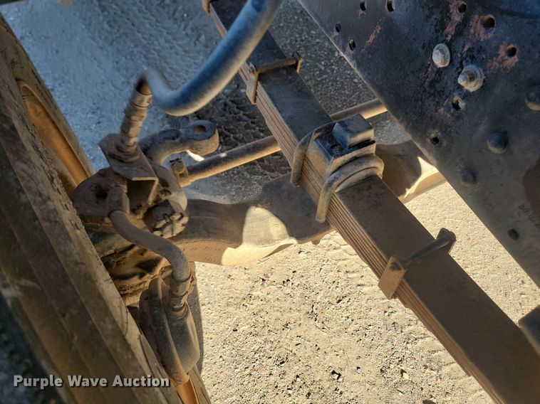 image for item JG9737 1982 Ford LT8000  dump truck