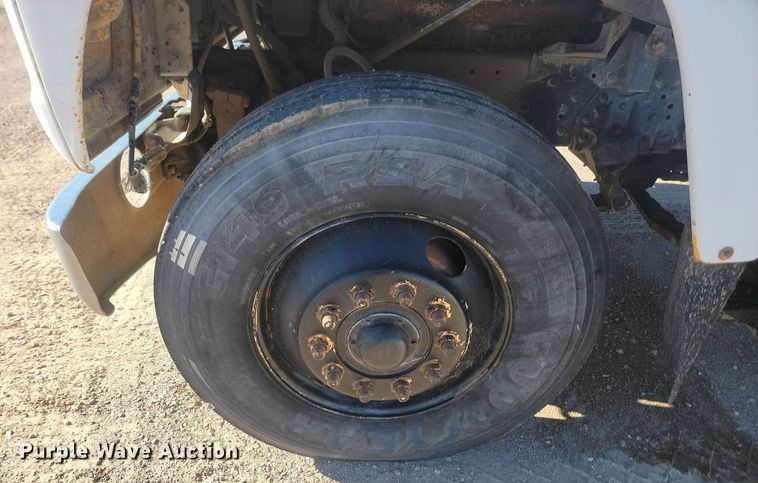 image for item JG9737 1982 Ford LT8000  dump truck