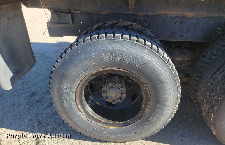 image for item JG9737 1982 Ford LT8000  dump truck