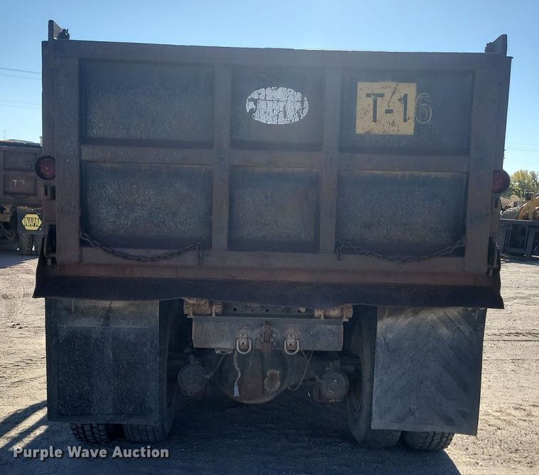 image for item JG9738 1982 Ford LT8000  dump truck