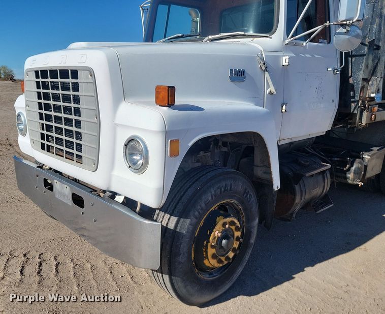 image for item JG9738 1982 Ford LT8000  dump truck