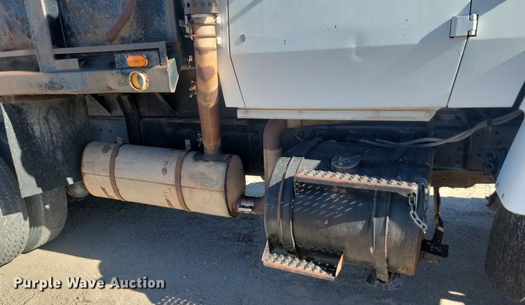 image for item JG9738 1982 Ford LT8000  dump truck