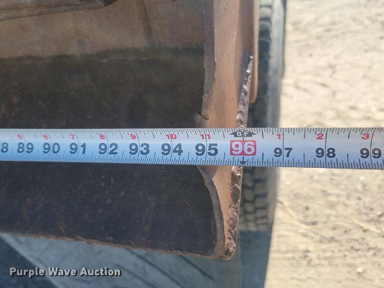 image for item JG9738 1982 Ford LT8000  dump truck