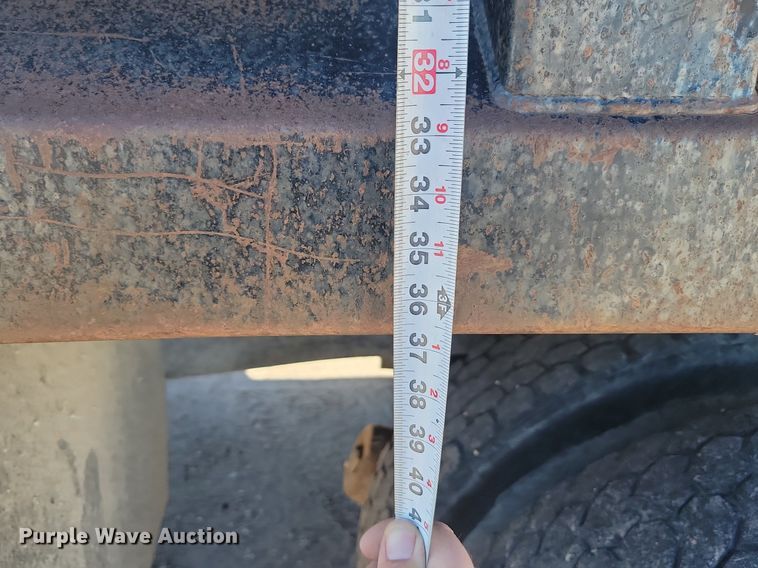 image for item JG9738 1982 Ford LT8000  dump truck