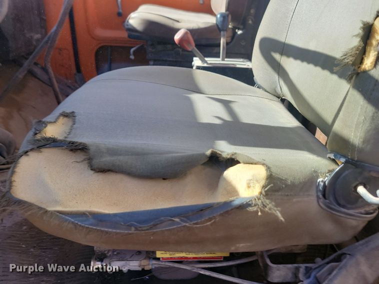 image for item JG9738 1982 Ford LT8000  dump truck