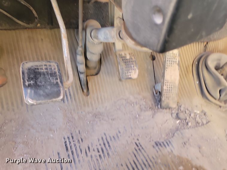 image for item JG9738 1982 Ford LT8000  dump truck