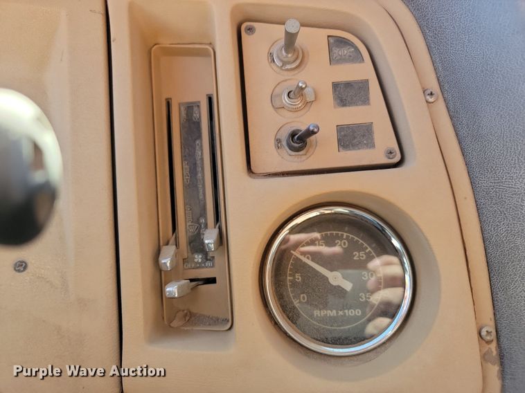 image for item JG9738 1982 Ford LT8000  dump truck