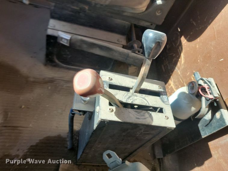 image for item JG9738 1982 Ford LT8000  dump truck