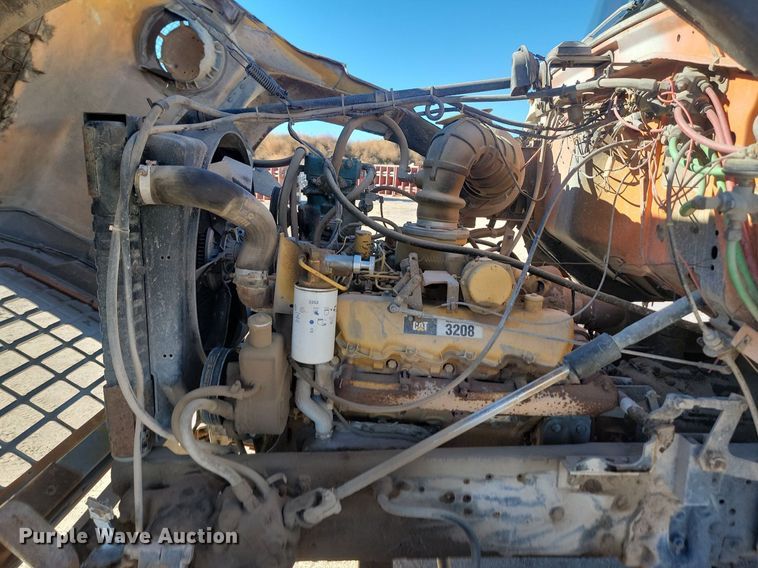 image for item JG9738 1982 Ford LT8000  dump truck