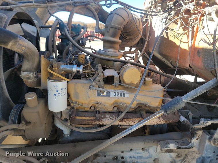 image for item JG9738 1982 Ford LT8000  dump truck