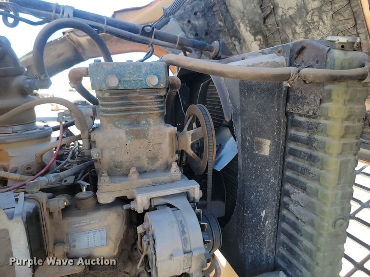 image for item JG9738 1982 Ford LT8000  dump truck