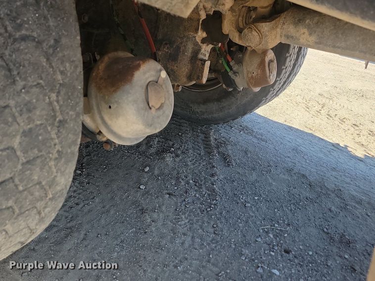 image for item JG9738 1982 Ford LT8000  dump truck